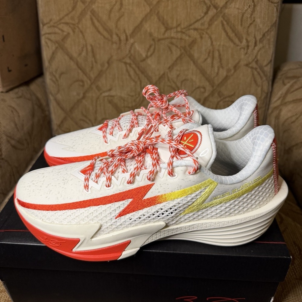 Li-Ning Wade Flash 2 Sunset Glow White Red ABPV013-15 Men's Size 11 Basketball